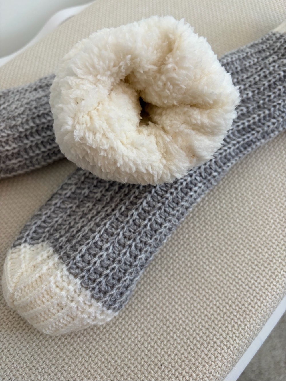 Cozy Lined Crew Socks - Gray & Cream